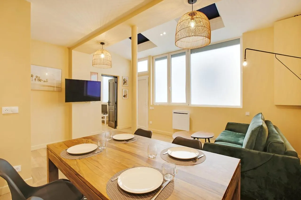 New And Bright Apartment 4 People Paris
