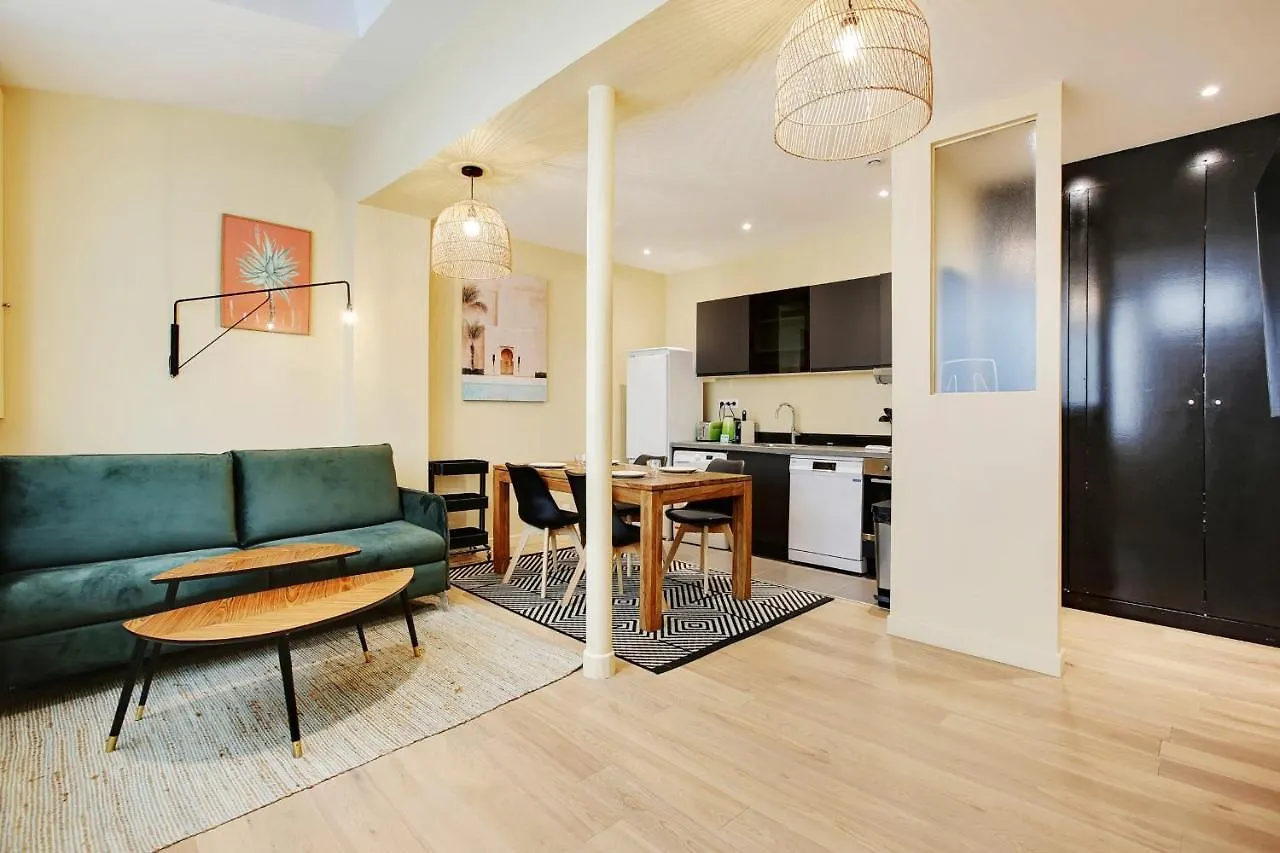 New And Bright Apartment 4 People Paris France